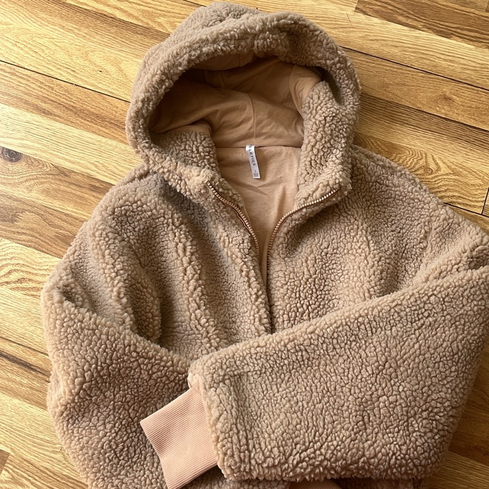 Cozy Fabletics jacket - Picture 3 of 3